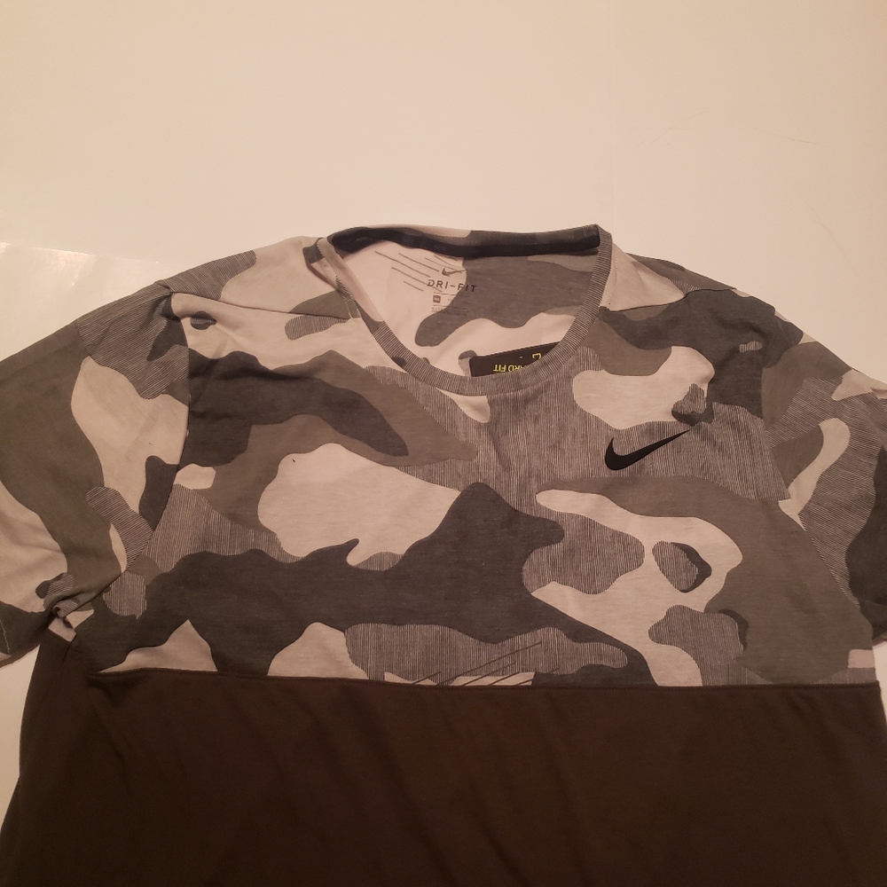 Nike Dry Legend Camo Green Top Half Print Tee